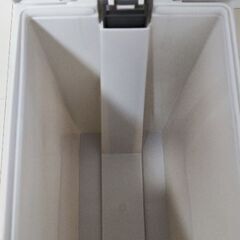 ニトリ　ゴミ箱　ペダル式　30リットルの画像