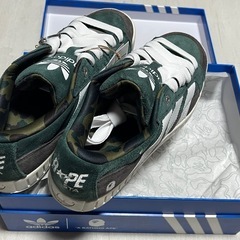 ６月限定‼️アディダスBAPE スニーカーの画像