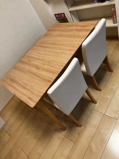 テーブル、椅子