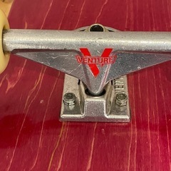 スケートボード　コンプリート ベンチャートラック.ウィールボンズ　セットの画像
