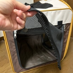 P e t'sO ne車用ワンコちゃんのケージ 折りたたみ可能の画像