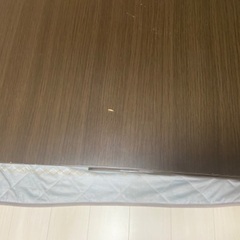 2人用ダイニングテーブルの画像