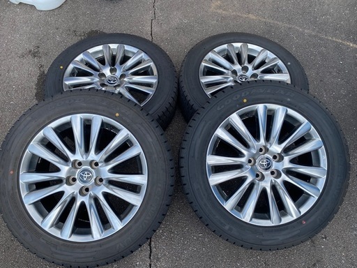 スタッドレス　GOODYEAR ICENAV 235 55 18