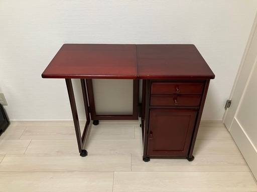 桜の木　折りたためる机