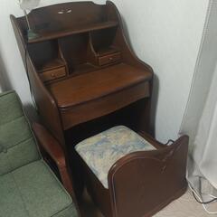 収納沢山ドレッサー、机、勉強机