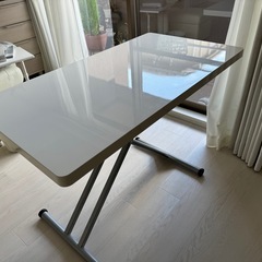 昇降式テーブル
