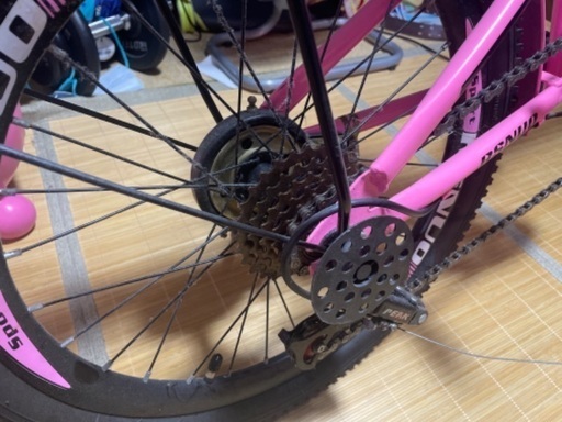 折りたたみ自転車。ギア付き。