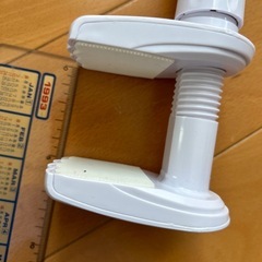 スマホホルダー　デスク、ベッドに固定するアーム
の画像