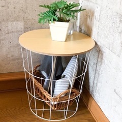 サイドテーブルの画像