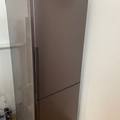 冷蔵庫売ります。　横にしてなら運搬もします。