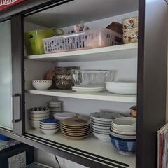 値下げ　食器棚（食器棚のみ　置かれてる物は別）の画像