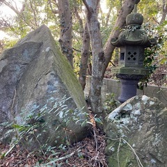庭石③ 灯篭の画像