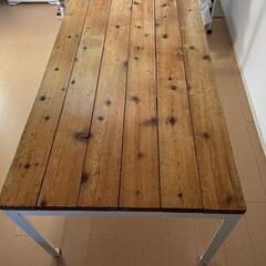 ダイニングテーブル（無垢材）の画像