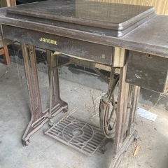 【交渉中】レトロなジャノメのミシン