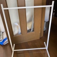 ハンガーラックの画像