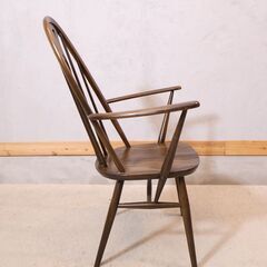 イギリスercol(アーコール)社のスワンバックチェア！フープバックの愛らしいフォルムはインテリアのアクセントにもなるダイニングチェア♪英国らしいデザインは北欧家具にも合わせやすいアームチェアです。の画像