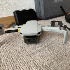MAVIC小型ドローン