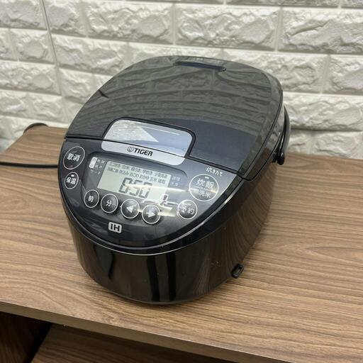タイガー　5.5合炊き炊飯器　2022年製
