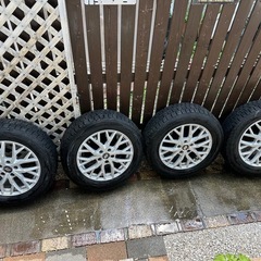 値下げしました！
30前期アルファードに履いていたスタッドレスタ...