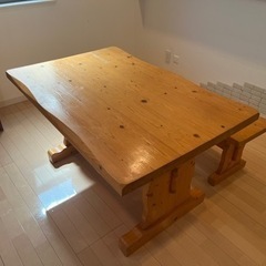 ダイニングテーブル & ベンチ & イスの画像