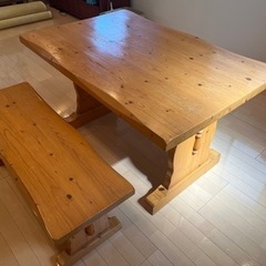 ダイニングテーブル & ベンチ & イスの画像