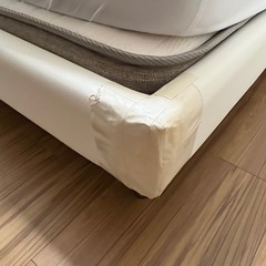 ニトリ　クイーンベッドフレームの画像