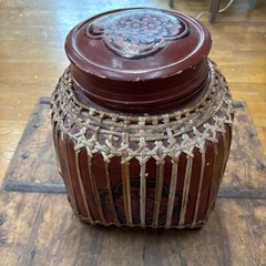 骨董品タイの米びつ