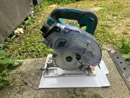 マキタ　125mm充電式防塵マルノコ　KS511D