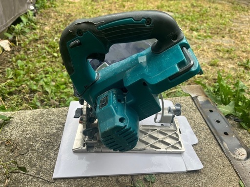 マキタ　125mm充電式防塵マルノコ　KS511D