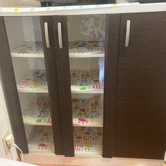 決まりました　食器棚