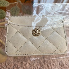 パスケース・定期入れ　クレイサス　CLATHAS  ホワイトの画像