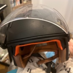 バイクのジェットヘルメットの画像