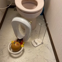 アンパンマンの補助便座➕補助便座スタンド  リッチェルの画像