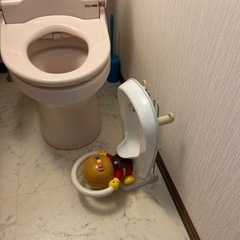 アンパンマンの補助便座➕補助便座スタンド  リッチェルの画像