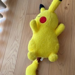 ポケモン　ピカチュウ　寝そべりぬいぐるみの画像