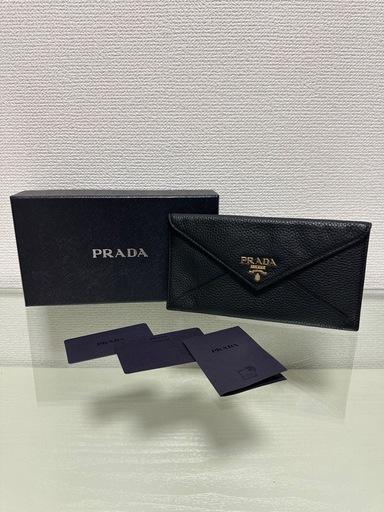PRADA 長財布