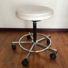 TAKIGAWAのスツールの画像