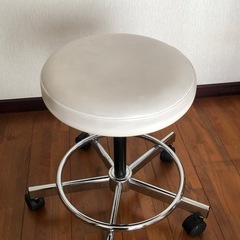 TAKIGAWAのスツールの画像