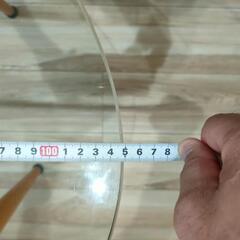 ガラステーブルの画像