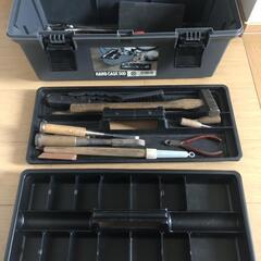 工具と工具箱　アイリスオーヤマ　大工道具　建築金物　玄能　ノミ　キリニッパフライヤー針金スパナビス他の画像
