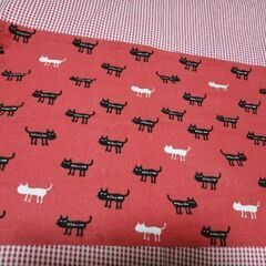 【100均ではないです】未使用 猫 マット ランチョマット 45cm ×39cm 洗える 洗濯済み 分厚い 帆布生地みたいなものですの画像