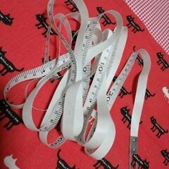 新生活カーテン長さ【激安💖専門用品】ほとんど使っていない🌟カーテンなどの長さを測る専門のメジャー🌟フック付きの画像