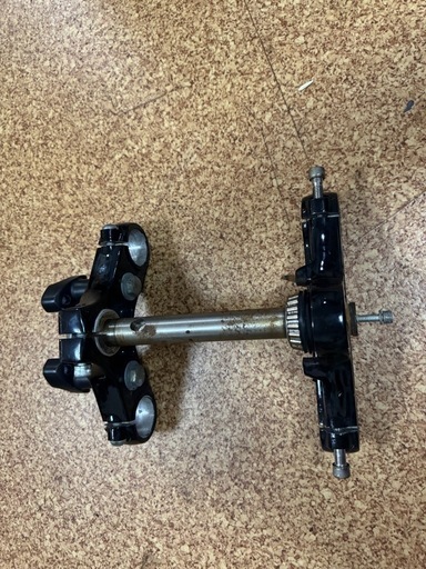 ハーレー　スポーツスター　xl 1200n 2008年式　ステム、アンダーブラケット