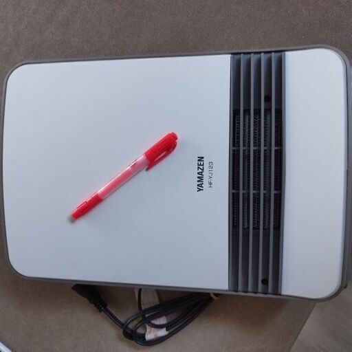 セラミックファンヒーター　電気ストーブ