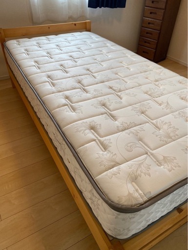 【新品同様（引き取りの場合は値下げ相談可
）】　日本ベッド  シルキーポケット