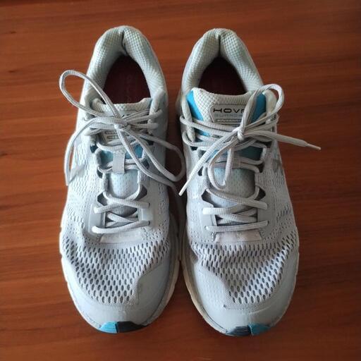 UNDER ARMOURスニーカー28.5㌢