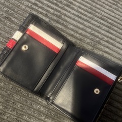 TOMMY HILFIGER 財布の画像