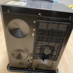 石油ファンヒーター(TOYOTOMIのLC-SHB40 F)の画像