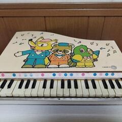 レトロな子どものピアノ