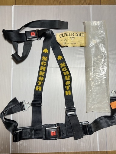 SCHROTHシートベルト3点式